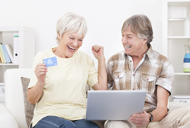 couple paying a bill online